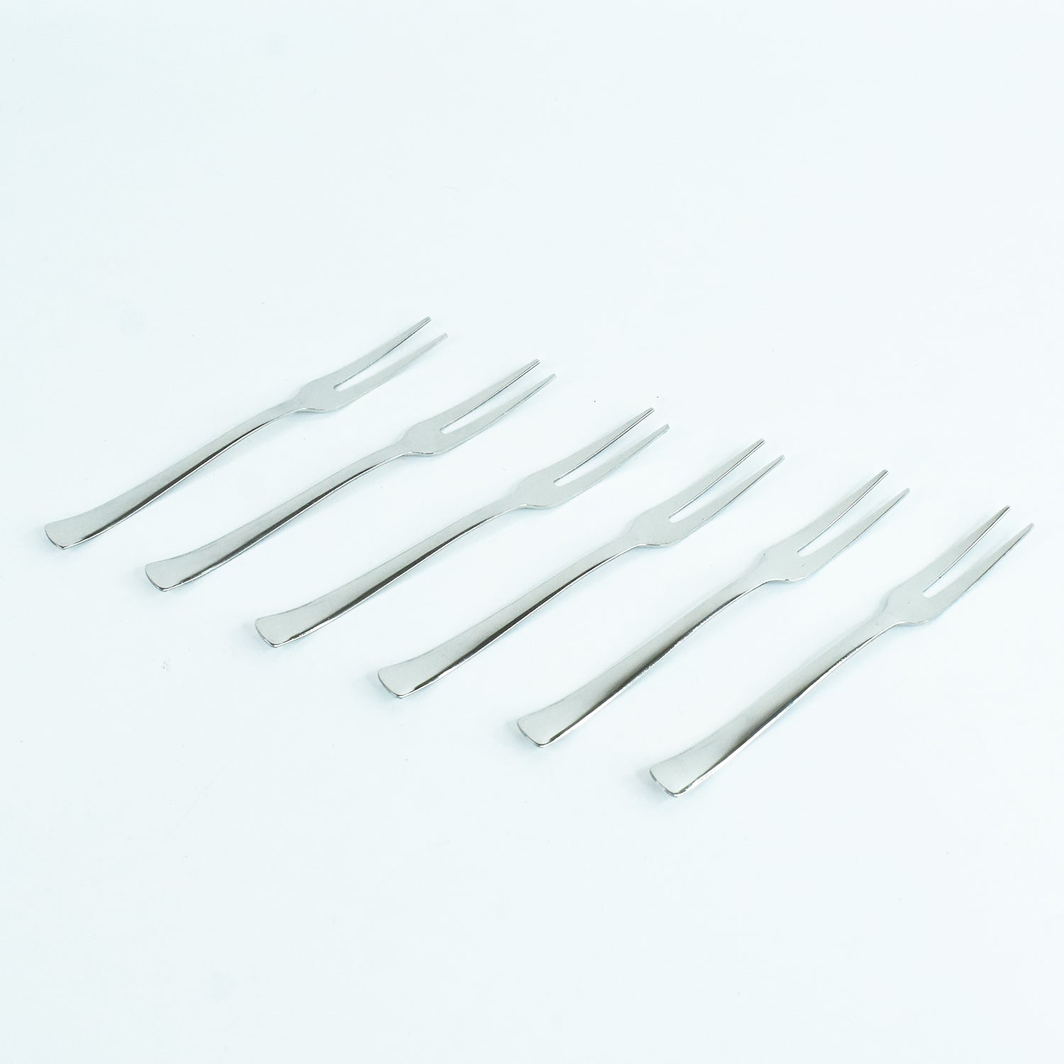 04_e1a02430-b0ef-46fc-b4ee-20fba9484d52.jpg 6-in-1 Stainless Steel Fruit Fork Set ?Reusable Picks for Fruits, Cakes Snacks Ideal for Parties Home Use - Image 1
